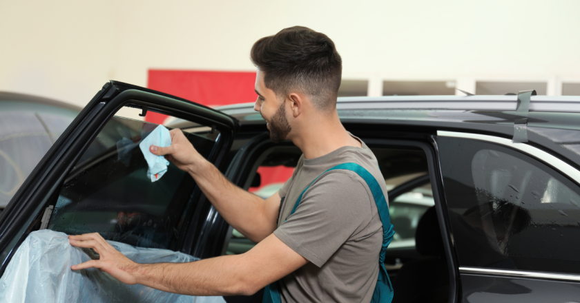 Vehicle window-washing by unskilled migrants in Denver raises safety concerns