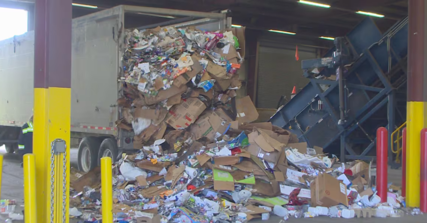 AI-guided robot used to sort recylables in Colorado Springs