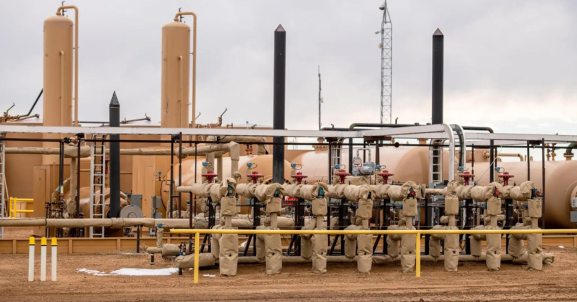 Colorado environmental groups file three ballot measures to limit oil and gas industry 